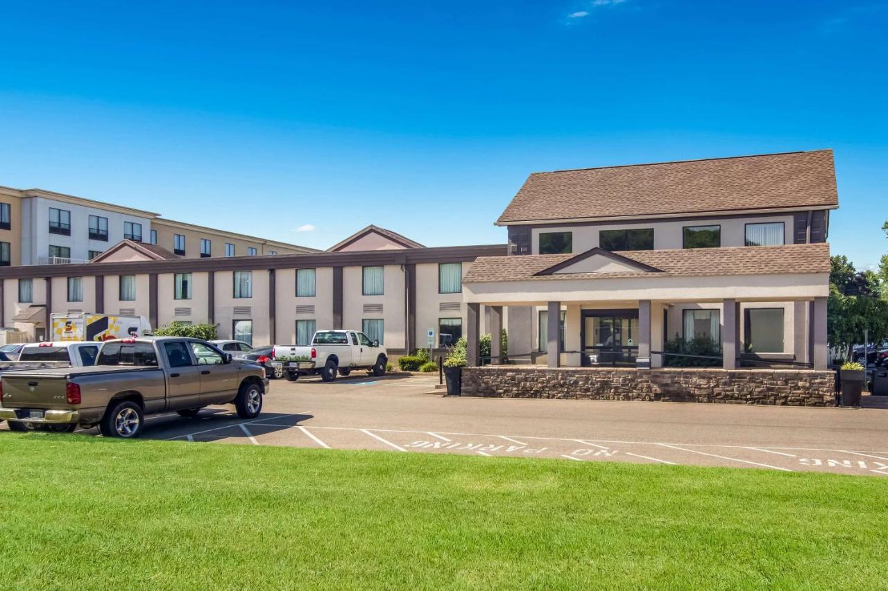 Best Western Dutch Valley Inn Нью-Филадельфия Экстерьер фото