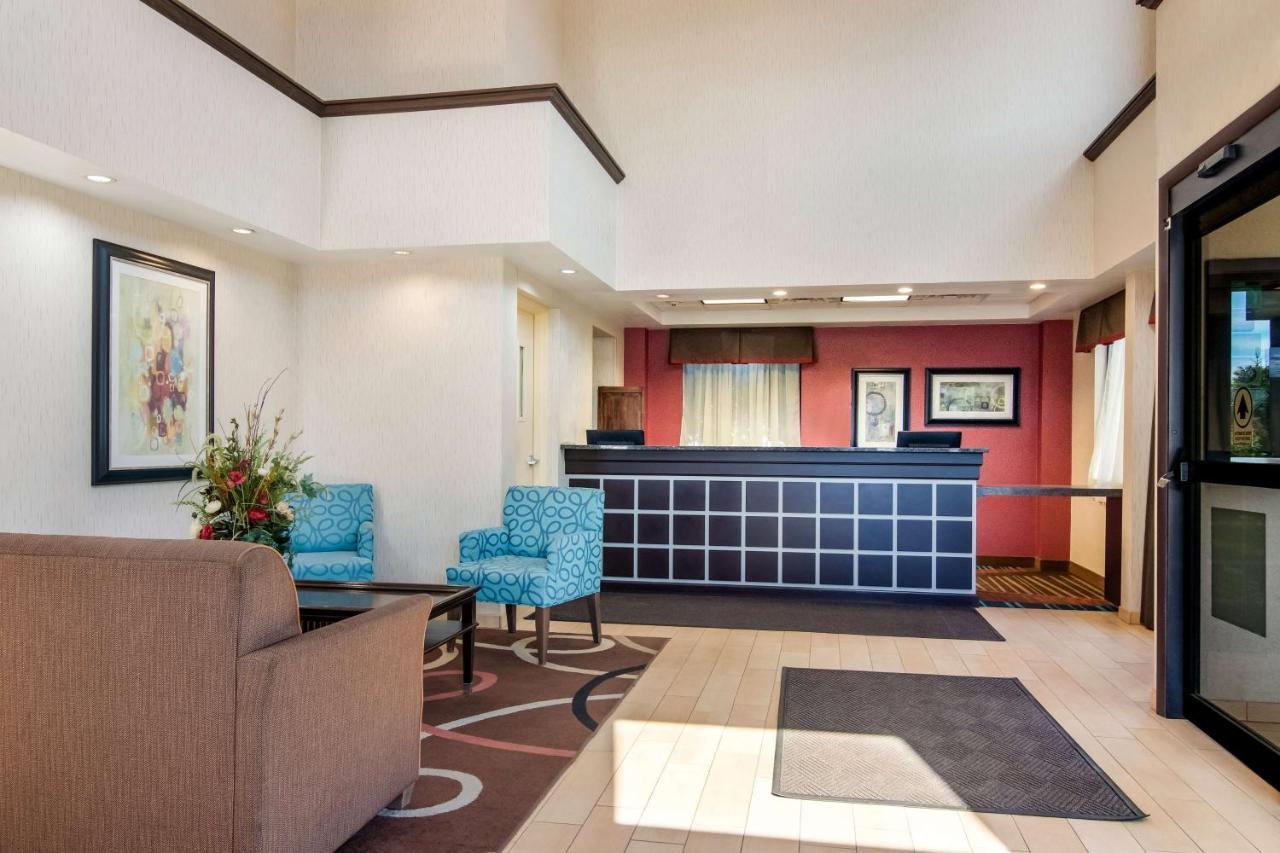 Best Western Dutch Valley Inn Нью-Филадельфия Экстерьер фото
