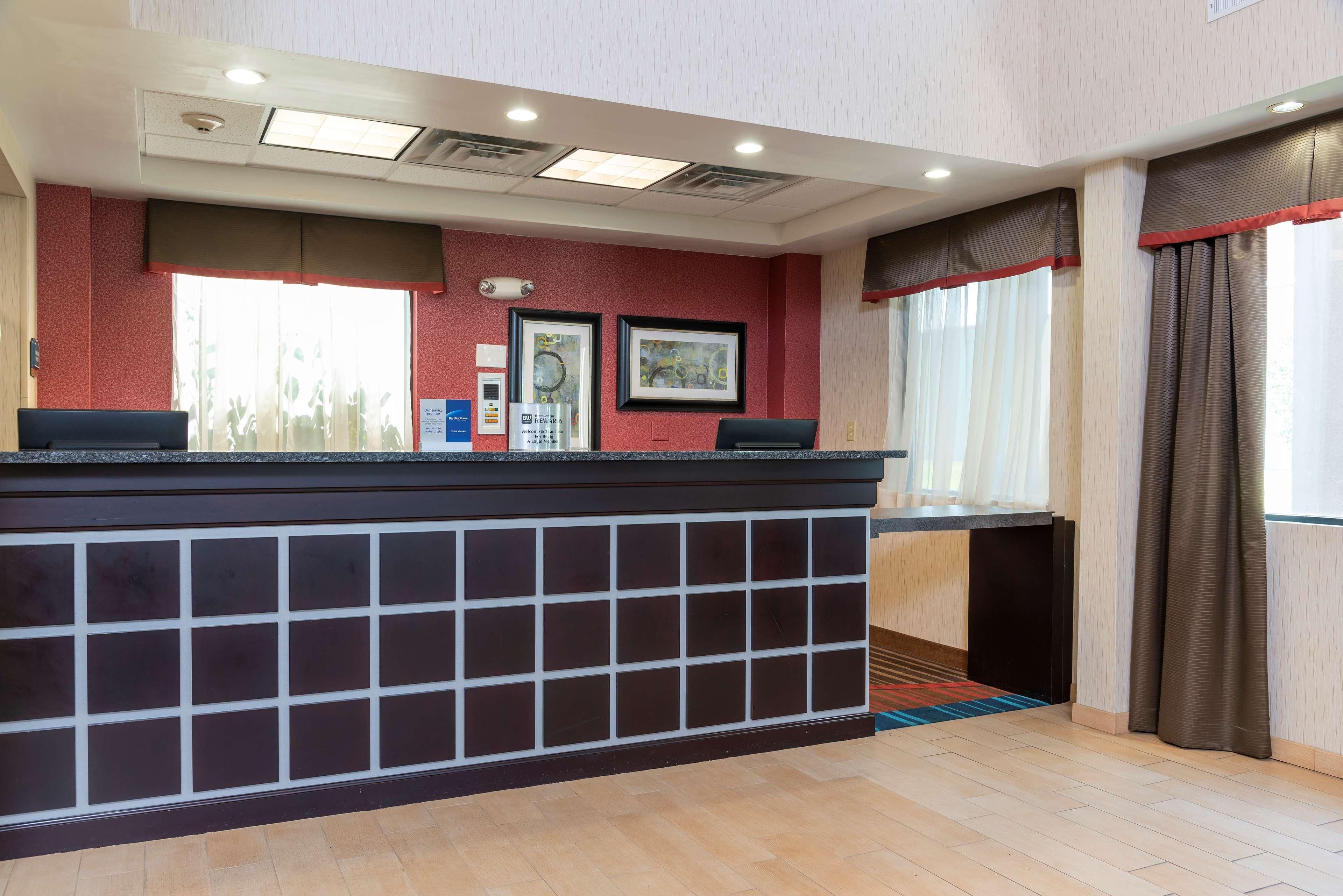 Best Western Dutch Valley Inn Нью-Филадельфия Экстерьер фото